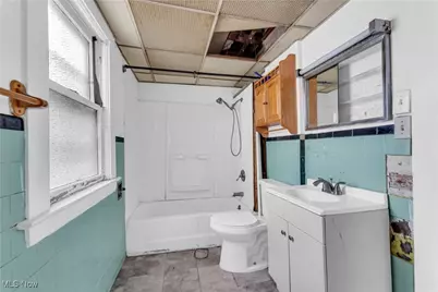 16110 Huntmere Avenue, Loveland, OH 44110 - Photo 14