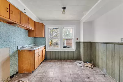 16110 Huntmere Avenue, Loveland, OH 44110 - Photo 8