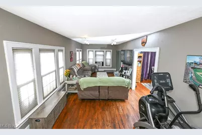 449 Kathron Avenue, Cuyahoga Falls, OH 44221 - Photo 4