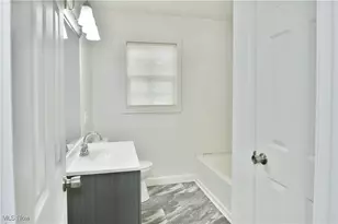 1810 Northfield Ave NW, Warren, OH 44485 - Photo 16