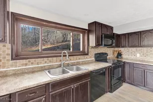 27 Delaware Trail, Malvern, OH 44644 - Photo 8