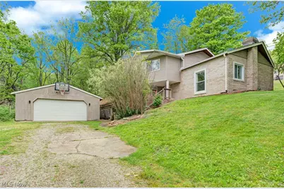 27 Delaware Trail, Malvern, OH 44644 - Photo 2