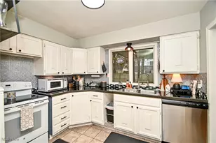 1910 37th St NW, Canton, OH 44709 - Photo 10