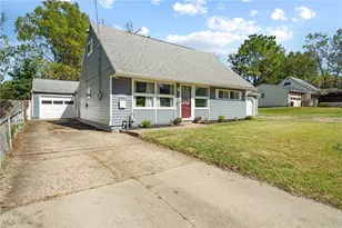 1115 41st St NW, Canton, OH 44709 - Photo 2