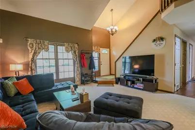 831 27th Street NE, Massillon, OH 44646 - Photo 2