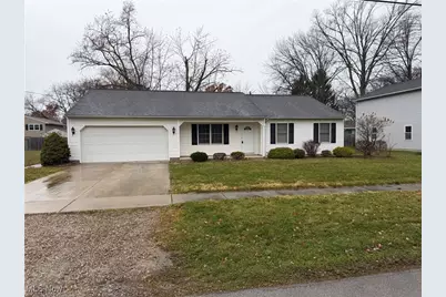 762 Maplewood Avenue, Sheffield Lake, OH 44054 - Photo 2