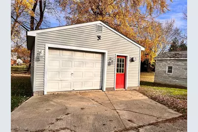 1203 E 17th Street, Ashtabula, OH 44004 - Photo 2