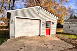 1203 E 17th St, Ashtabula, OH 44004 - Photo 2