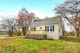 128 N Canfield Niles Rd, Austintown, OH 44515 - Photo 2