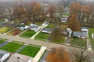 3325 Sunnybrooke Dr, Youngstown, OH 44511 - Photo 12