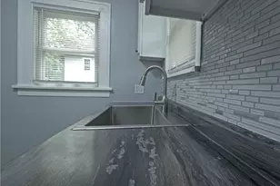 1033 Chalker St, Akron, OH 44310 - Photo 10