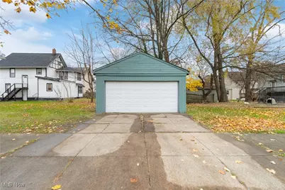 126 E Mapledale Avenue, Akron, OH 44301 - Photo 4