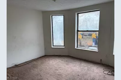 9229 Rosalind Avenue, Loveland, OH 44106 - Photo 10