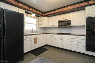 3673 Nottingham Ave, Austintown, OH 44511 - Photo 14