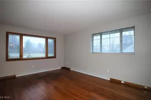 617 E Robinson Ave, Barberton, OH 44203 - Photo 6