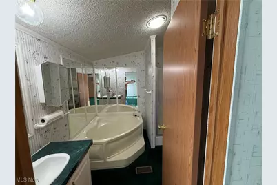 18592 Edwards Road #137, Doylestown, OH 44230 - Photo 14