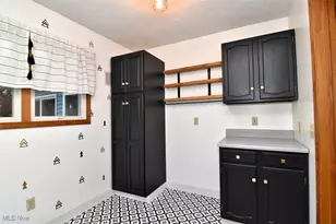 8010 Zupancic Dr, Garrettsville, OH 44231 - Photo 6