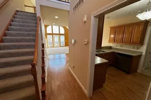 5071 Shepherds Gln, Willoughby, OH 44094 - Photo 2