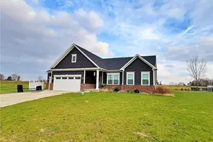 231 Liberty Ln, Wellington, OH 44090 - Photo 2