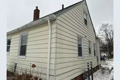 363 E 324th Street, Willowick, OH 44095 - Photo 8