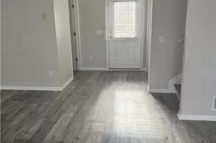 558 Lenox Ct, Grandview Heights, OH 44147 - Photo 2