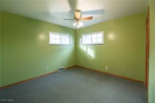 1074 N Main St, Akron, OH 44310 - Photo 8