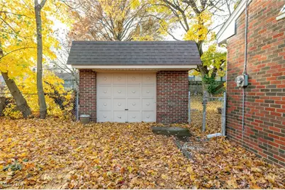 1074 N Main Street, Akron, OH 44310 - Photo 20