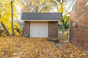 1074 N Main St, Akron, OH 44310 - Photo 20