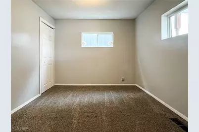 805 Warren Avenue, Belpre, OH 45714 - Photo 12