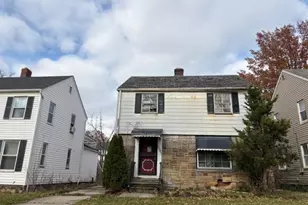 16811 Biltmore Ave, Loveland, OH 44128 - Photo 2