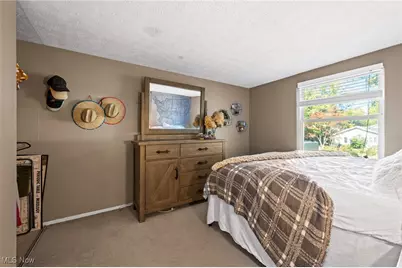 7084 Lake Road E, Madison, OH 44057 - Photo 16