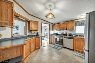 275 Ashwood Dr, Elyria, OH 44035 - Photo 14