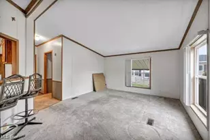 275 Ashwood Dr, Elyria, OH 44035 - Photo 12