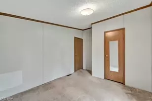 275 Ashwood Dr, Elyria, OH 44035 - Photo 28