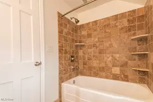 408 E 322nd St, Willowick, OH 44095 - Photo 20