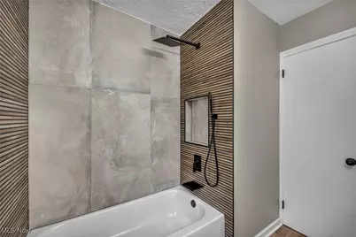 19315 Gladstone Road, Warrensville Heights, OH 44122 - Photo 20