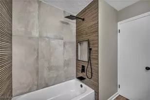 19315 Gladstone Rd, Warrensville Heights, OH 44122 - Photo 20