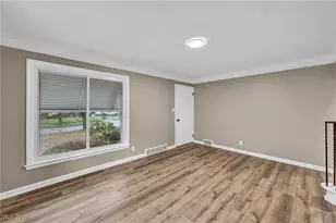 19315 Gladstone Rd, Warrensville Heights, OH 44122 - Photo 8