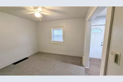 689 Kling Street, Akron, OH 44311 - Photo 6