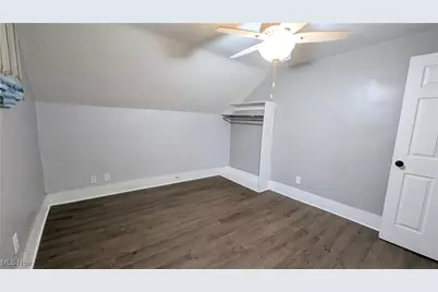 689 Kling Street, Akron, OH 44311 - Photo 18