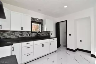 1321 W 10th St, Lorain, OH 44052 - Photo 16