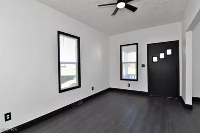 1321 W 10th Street, Lorain, OH 44052 - Photo 8