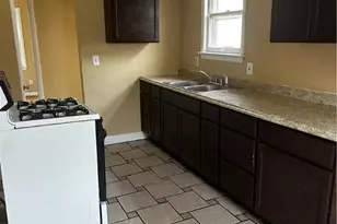 1538 E 173rd St, Loveland, OH 44110 - Photo 2