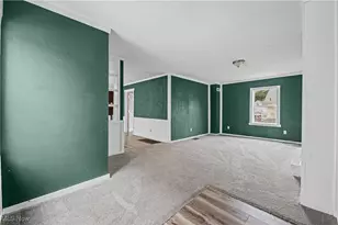 286 Alhambra Way, Akron, OH 44302 - Photo 2