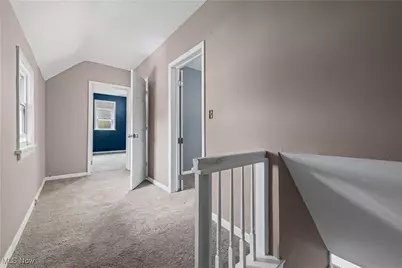 286 Alhambra Way, Akron, OH 44302 - Photo 8