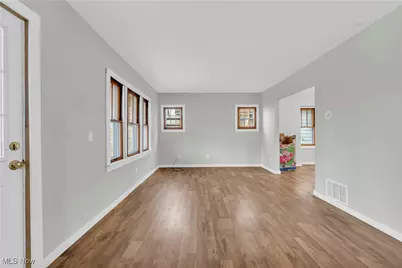 485 E Archwood Avenue, Akron, OH 44301 - Photo 4