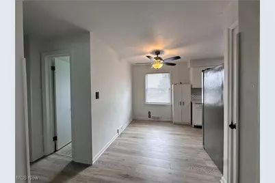 301 Park Drive, Campbell, OH 44405 - Photo 8