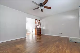 1092 Sutherland Ave, Akron, OH 44314 - Photo 6