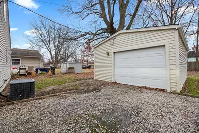 167 Clinton Avenue, Elyria, OH 44035 - Photo 24