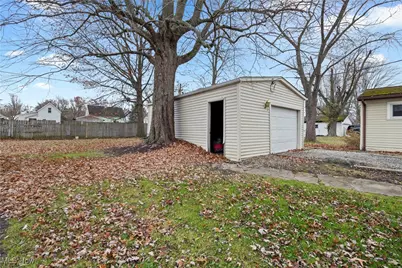 167 Clinton Avenue, Elyria, OH 44035 - Photo 26